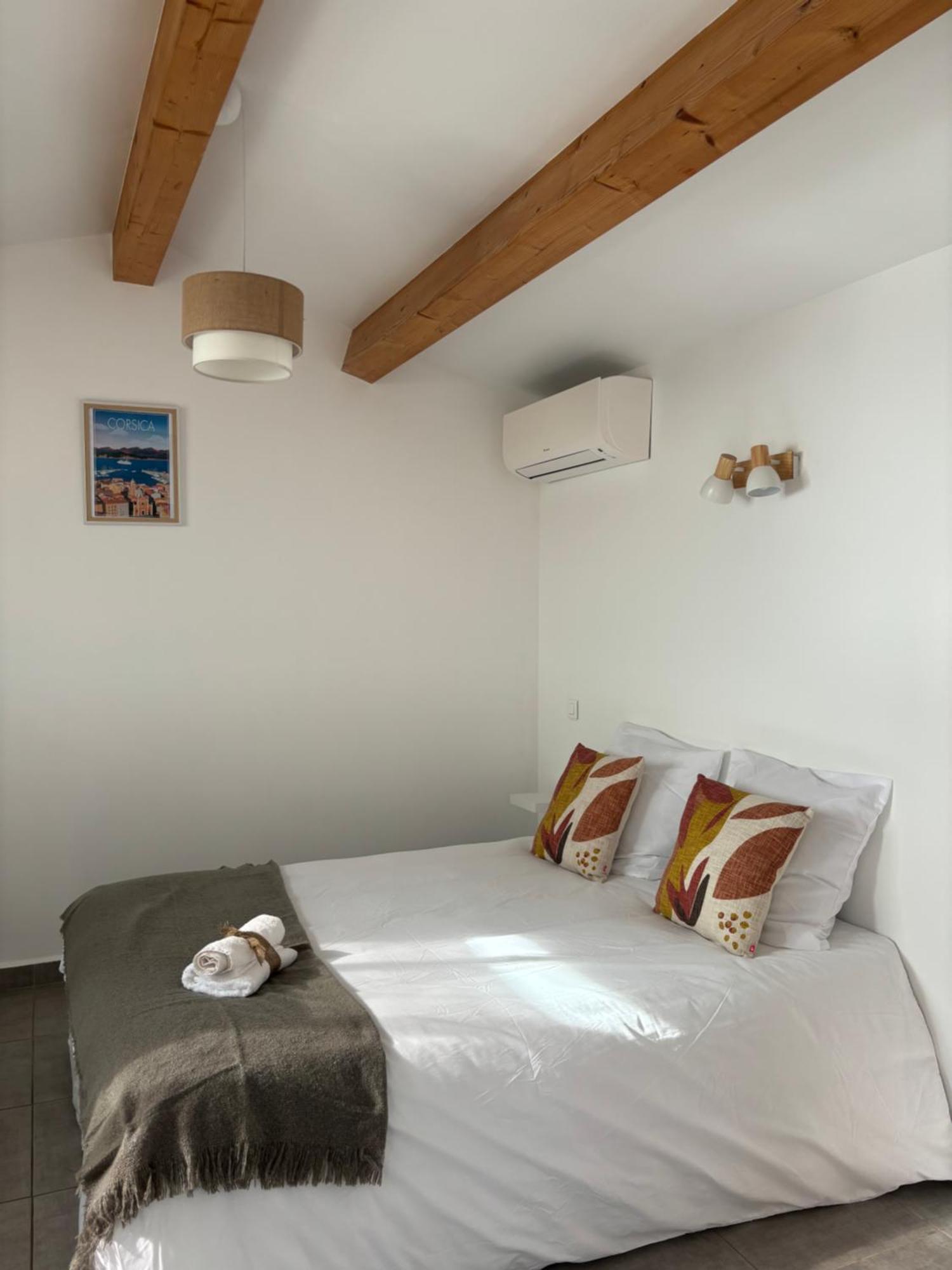 Bord De 2 Personnes Sagone (Corsica)